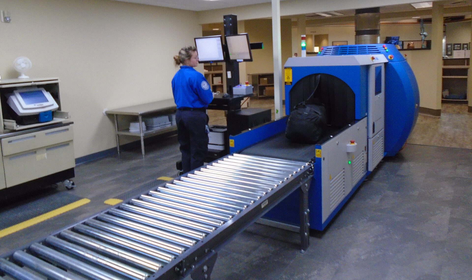 Hstoday Tsa Installs D Baggage Screening Equipment At Nebraska Scottsbluff Hs Today